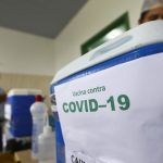 Vacinação na aldeia indígena Umariaçu, próximo a Tabatinga, Amazonas.